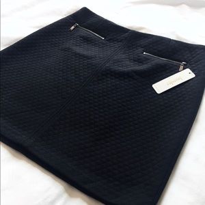 Laundry by Sherri segal Black quilted skirt NWT